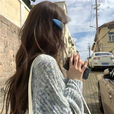 5个吓鬼的少年